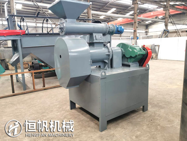 同樣是有機肥造粒機設備,其中的差別竟然如此之大!千萬別選錯了(圖2) 對輥擠壓式造粒機